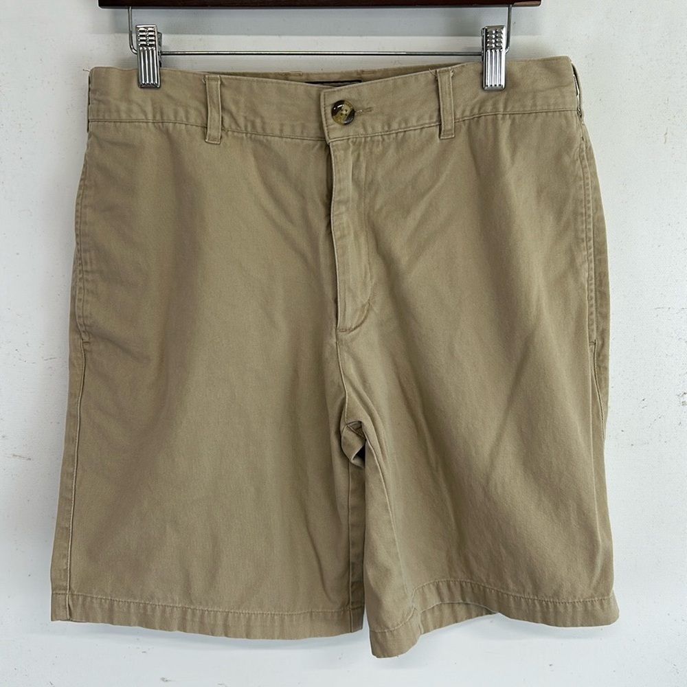 Drake flat front cotton shorts.  M (32-34)